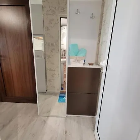 Centrally-located Near The Sea Garden Apartment *