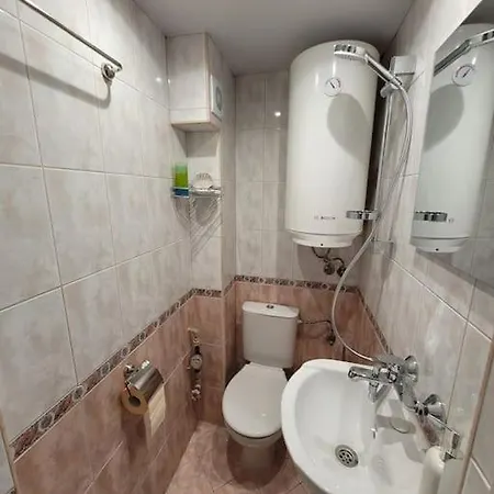 Centrally-located Near The Sea Garden *